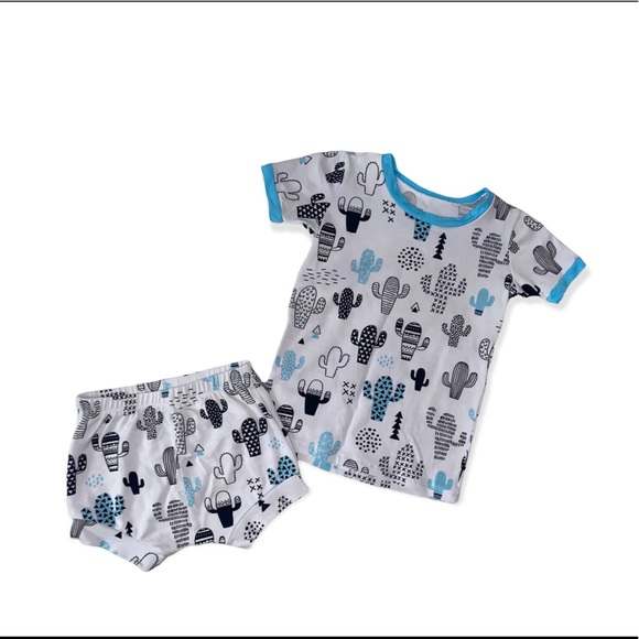 🌵Adorable Baby outfit🌵 - Picture 1 of 3